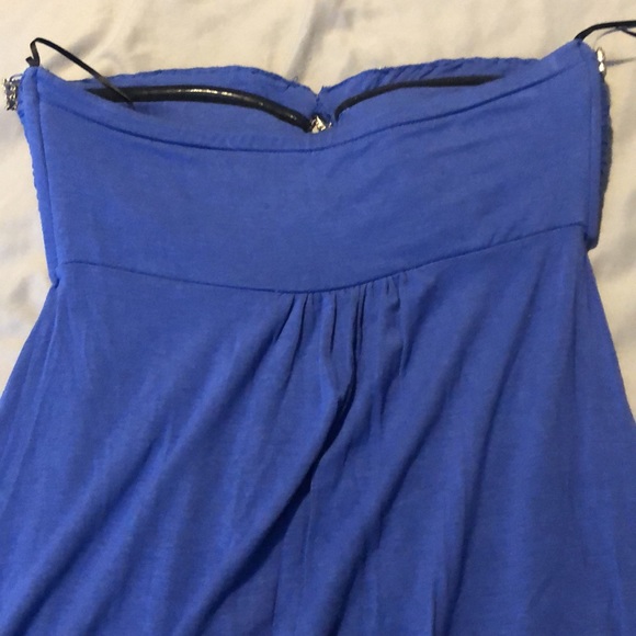 Blue stretchy strapless dress never been worn. - Picture 3 of 4